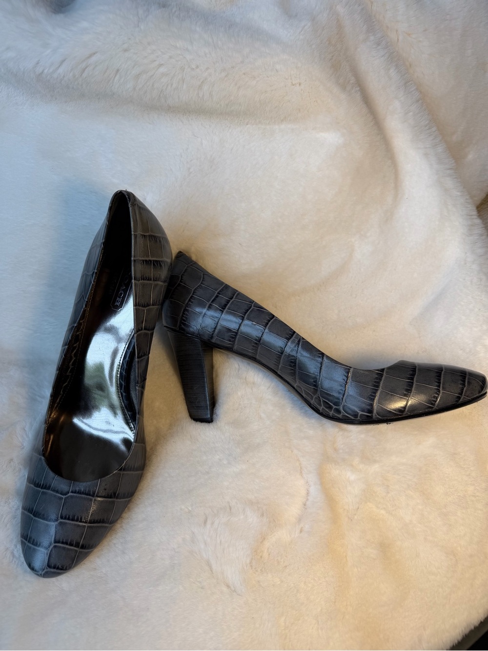 Coach Charcoal Gray Croc-Embossed Rounded Toe Pumps Size 10